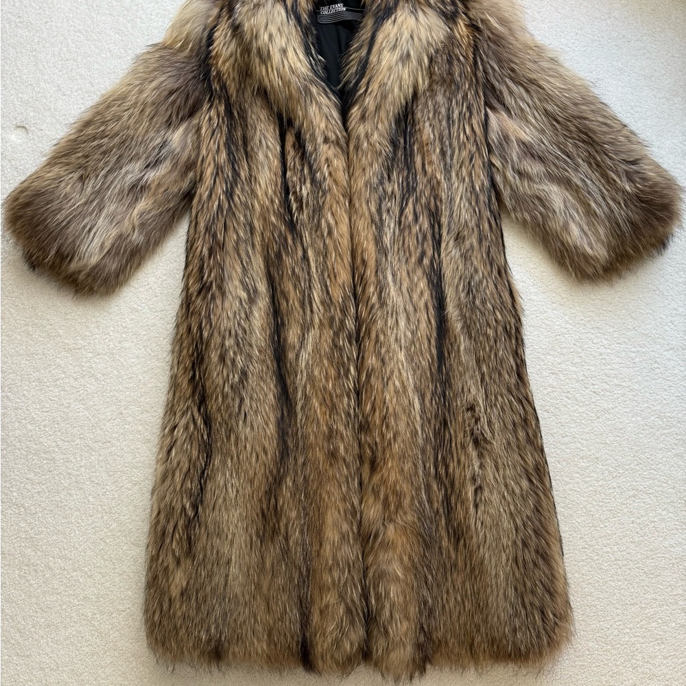 Luxurious Finnish Raccoon Fur Long Coat - Picture 4 of 8